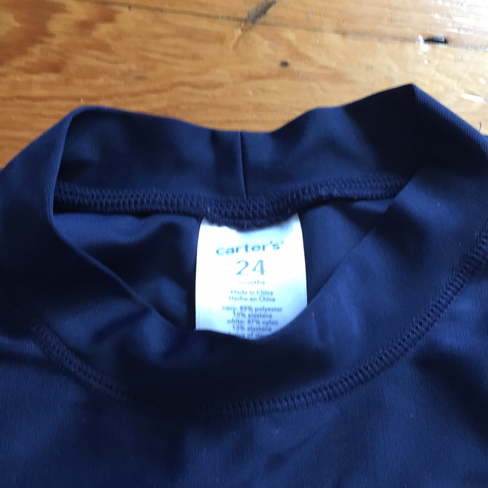 Carter’s Rash Guard - 24m - Picture 3 of 3